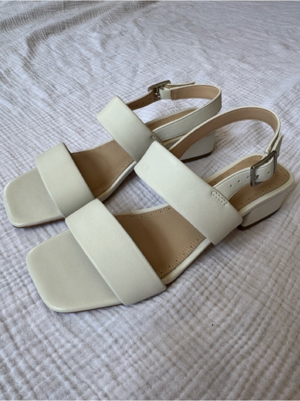 Clarks Seren Leather Strap Sandals